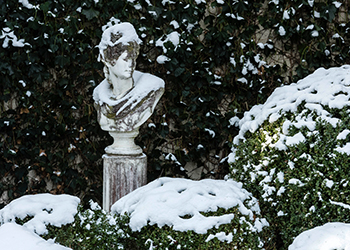 Skulpturen, Teich, Pool als Gestaltungselemente im Garten 